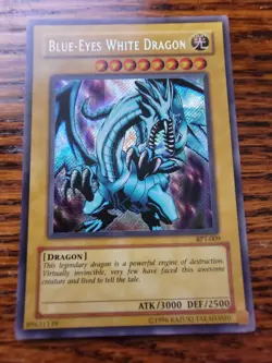 MP YuGiOh TCG Blue-Eyes White Dragon Secret Rare BPT-009 2003 Collectors Tin - Image 1