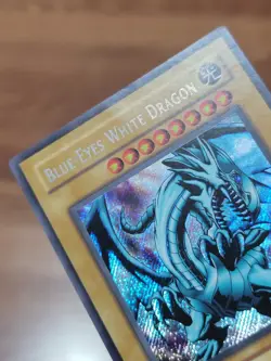 MP YuGiOh TCG Blue-Eyes White Dragon Secret Rare BPT-009 2003 Collectors Tin - Image 2