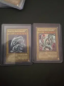 Blue Eyes White Dragon SDK-001 Heavily Played/Damaged - Image 1