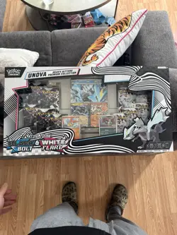 Pokemon TCG Unova Heavy Hitters Premium Collection Black Bolt & White Flare - Image 1
