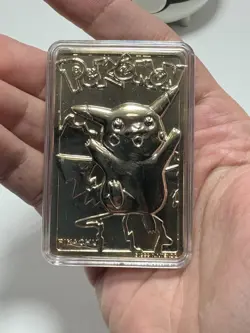 1999 POKEMON PIKACHU 23K GOLD PLATED TRADING CARD IN POKEBALL #25 - Image 5