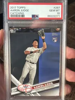 2017 TOPPS #287 CATCHING AARON JUDGE PSA 10 GEM MT 🔥 NY Yankees 🔥 MVP 🔥 - Image 1