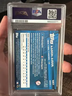 2017 TOPPS #287 CATCHING AARON JUDGE PSA 10 GEM MT 🔥 NY Yankees 🔥 MVP 🔥 - Image 2