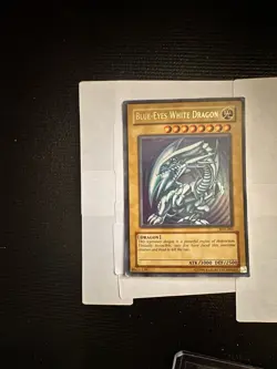 Blue-Eyes White Dragon SDK-001 Starter Deck: Kaiba Unlimited - Image 1