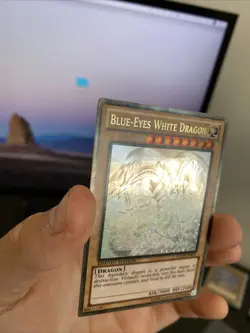 Yugioh Blue-Eyes White Dragon GLD5-EN001 Ghost Rare NM - Image 4