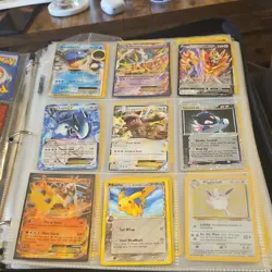 Pokemon TCG Mixed Card Lot Binder Pikachu Charizard Mewtwo Blastoise Holo - Image 3
