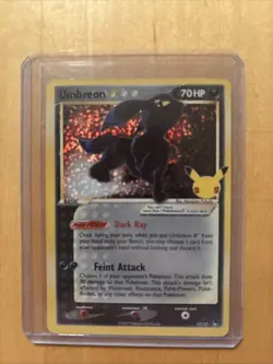 Umbreon Gold Star 17/17 - Pokemon Celebrations 25th Anniversary Holo Rare - Image 1