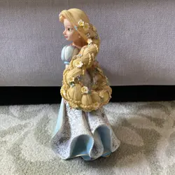 Enesco Tangled DISNEY SHOWCASE 4037523 "RAPUNZEL" | Couture De Force Figure - Image 5