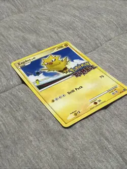 Pokemon Zapdos Rumble 8/16 NM English Card - Image 3