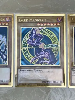 Blue-Eyes White Dragon + Dark Magician + Red-Eyes | MAGO Premium Gold | YuGiOh! - Image 3