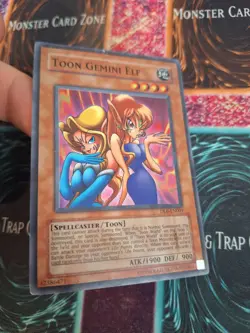 Yugioh Toon Gemini Elf DL6-EN001 Super Rare Unlimited Heavily Played - Image 2