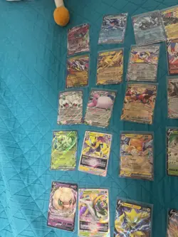 English pokemon ex vmax vstar v NM 50 card lot with charizard deck box - Image 4