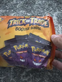Pokemon 2022 Trick or Treat Trade BOOster Bundle 40 Packs Halloween Cards NEW 820650850783 - Image 4
