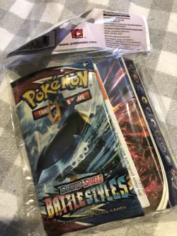 Pokemon TCG Sword & Shield Battle Styles Mini Portfolio & Booster Pack - SEALED - Image 1