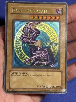 Dark Magician SDY-006 Yugi Unlimited Glossy Bold Foil Line Misprint Error HP - Image 1
