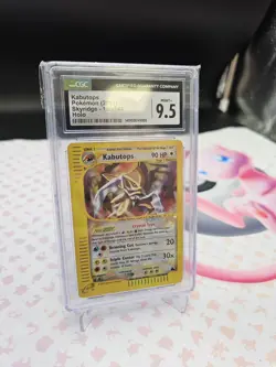 Pokemon ~ Skyridge ~ Kabutops ~ Crystal Type Secret Rare ~ CGC 9.5 ~ Gem Mint - Image 2