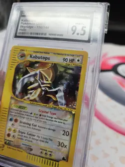 Pokemon ~ Skyridge ~ Kabutops ~ Crystal Type Secret Rare ~ CGC 9.5 ~ Gem Mint - Image 5