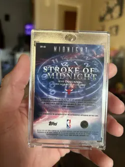 2025-26 Topps Midnight - Stroke of Midnight Autographs Ayo Dosunmu Twilight /199 - Image 2