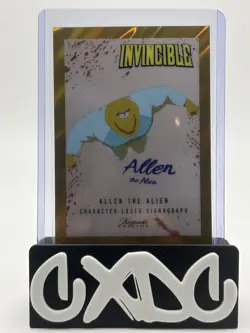 2025 Invincible Gold #14/33 Allen the Alien Laser Signagraph Auto - Image 1