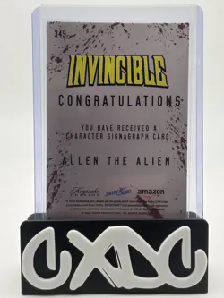 2025 Invincible Gold #14/33 Allen the Alien Laser Signagraph Auto - Image 2