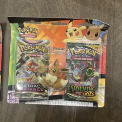 Pokemon TCG: Back to School Eraser Blister - Evolving Skies, Umbreon - Set Of 2 - Image 3