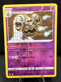 Dusknoir 071 Reverse Holo Rare 185 Vivid Voltage Pokemon 2020 - Image 1