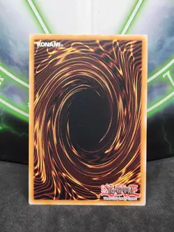 Yugioh Dark Magician MAGO-EN002 Premium Gold Rare 1st Edition NM - Image 2