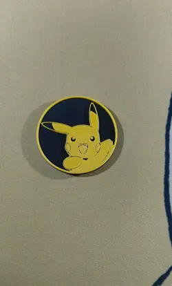 Pokemon TCG PIKACHU 051/162 30th Anniversary 2026 Pokemon Day Cosmos Holo + coin - Image 3