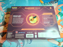 Pokemon TCG: Flareon VMAX Premium Collection (EU Version) - Image 2
