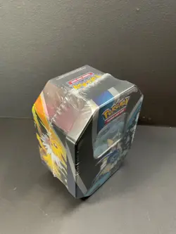 Pokemon TCG Vaporeon V Eevelutions Tin Box 2021 New Factory Sealed - Image 2