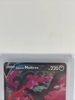 Galarian Moltres V 97/198 Ultra Rare Chilling Reign Pokemon TCG NM/M - Image 2
