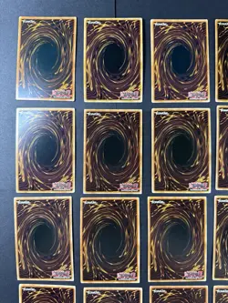 Yu-Gi-Oh! TCG - Lot of 30 Cards - LP to MP - All HOLOS - Image 4