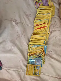 Lot of over 350 Pokemon cards. There are several duplicates. - Image 1