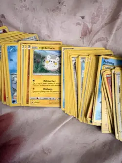 Lot of over 350 Pokemon cards. There are several duplicates. - Image 4
