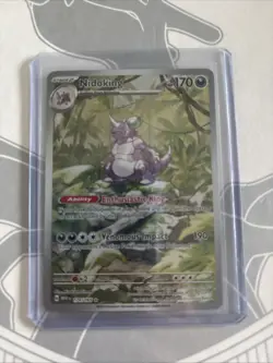 Pokemon TCG Nidoking Scarlet & Violet Holo Illustration Rare Card 174/165 - Image 1