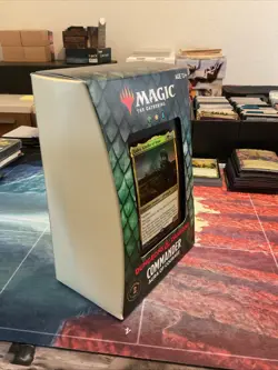 Magic: the Gathering Commander Aura of Courage Dungeons and Dragons SEALED Deck - Image 3