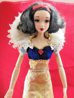 Disney Store 2009 Snow White 16" Tall Limited-Edition Doll No Box - Image 2