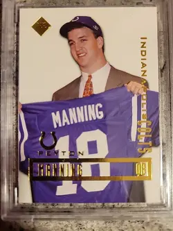 1998 Collector's Edge Peyton Manning Promos Holding Jersey Rookie #NNO BCCG 10 - Image 2