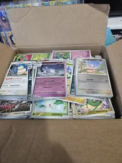 8LBS of BULK POKEMON CARDS--6LBS COMMON AND UNCOMMON WITH 1.5LBS HOLOS - Image 4