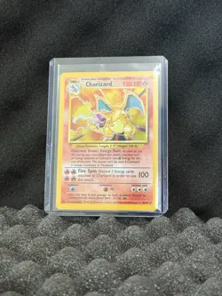 Charizard 4/102 Base Set Holo Rare 120 HP English Pokemon Card Wizards - Image 1