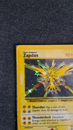 Zapdos 1999 Pokemon English Unlimited Base Set Zapdos Holo 16/102 - Image 3
