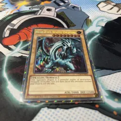 YUGIOH Secret Rare Blue-Eyes White Dragon CT14-EN002 - Image 1