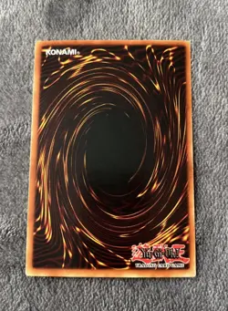 Yugioh Blue-Eyes White Dragon Ultra Rare Holo 1996 Yu-Gi-Oh! SDK-001 - Image 3