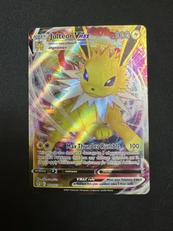 Jolteon VMAX 051/203SWSH07: Evolving Skies Holo Pokemon Card - Image 1
