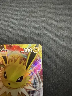 Jolteon VMAX 051/203SWSH07: Evolving Skies Holo Pokemon Card - Image 4