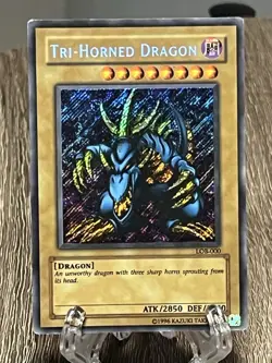 Tri-Horned Dragon – LOB-000 – Unlimited – Secret Rare – Yu-Gi-Oh! - Image 2