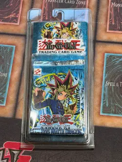 Yugioh Legend of Blue-Eyes White Dragon 1st Edition Booster Pack Shell Blister - Image 1