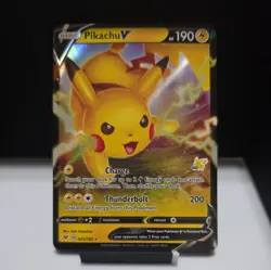 Pikachu V 043/185 Vivid Voltage- NM Ultra Rare Full Art Pokemon TCG Card - Image 1