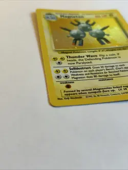 Pokemon TCG Magneton Base Set 9/102 Holo Rare Vintage Hp - Image 2