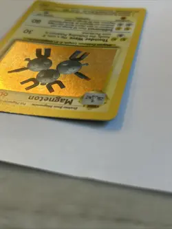 Pokemon TCG Magneton Base Set 9/102 Holo Rare Vintage Hp - Image 4